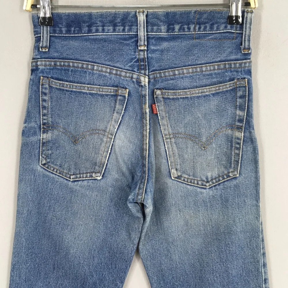 Vintage Levi’s Jeans - Picture 5 of 12